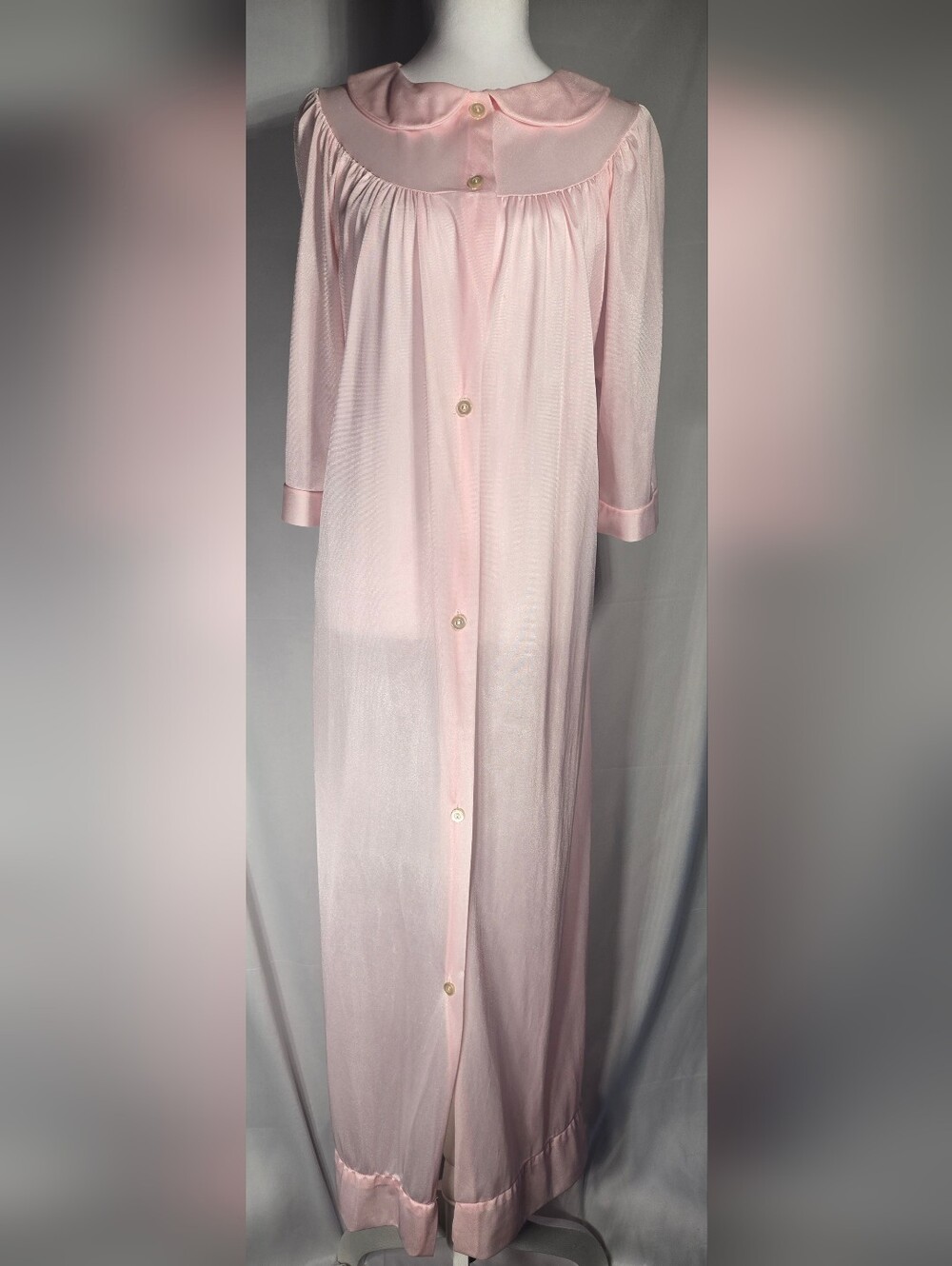 Vintage 1960's Figurefit Pink Robe with Peter Pan Collar ~ Large